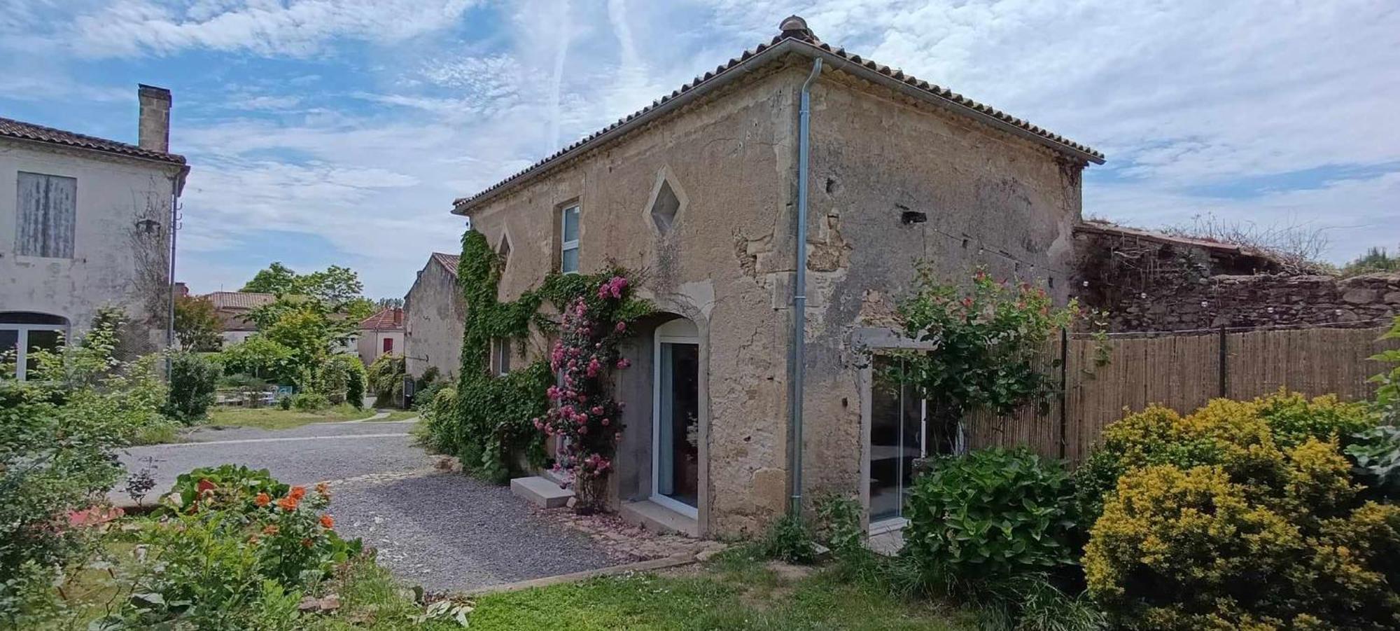 Maison Irondas Saint-Pierre-d'Aurillac 外观 照片
