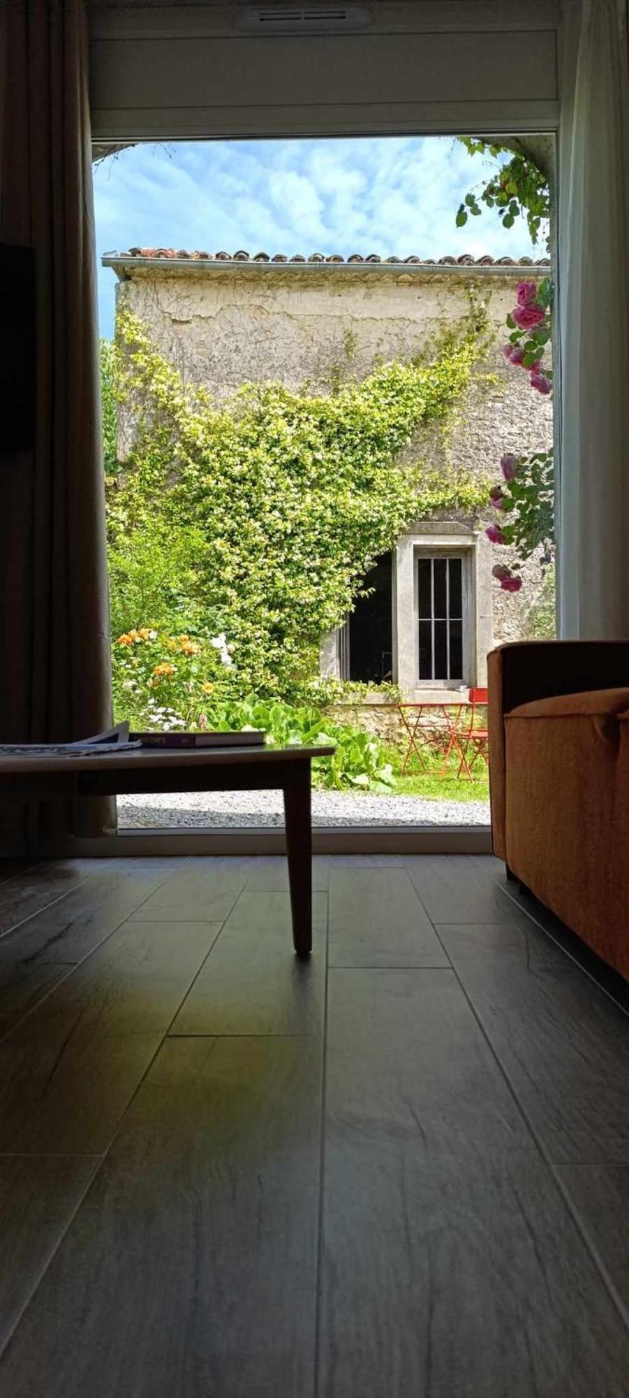 Maison Irondas Saint-Pierre-d'Aurillac 外观 照片