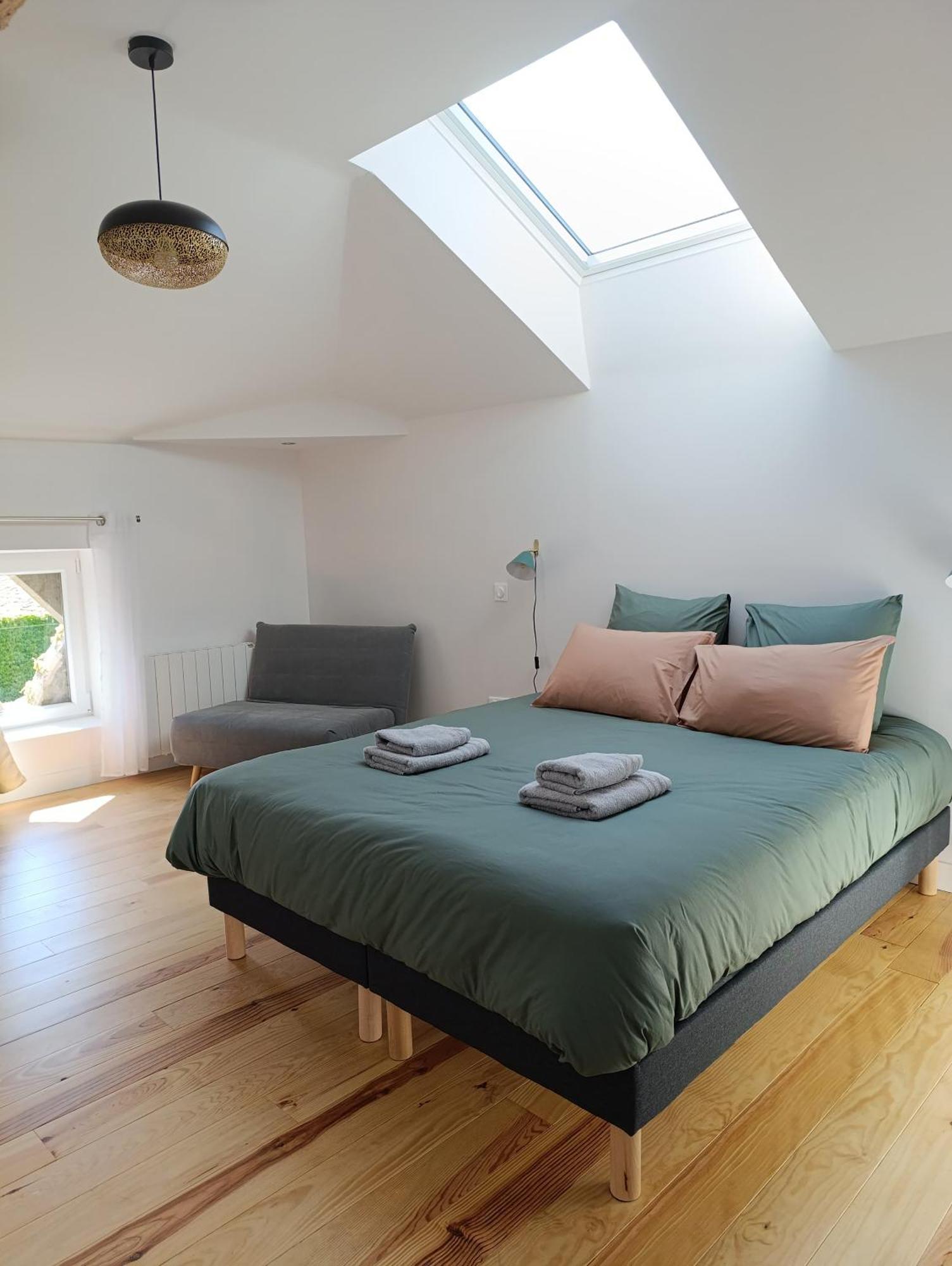 Maison Irondas Saint-Pierre-d'Aurillac 外观 照片